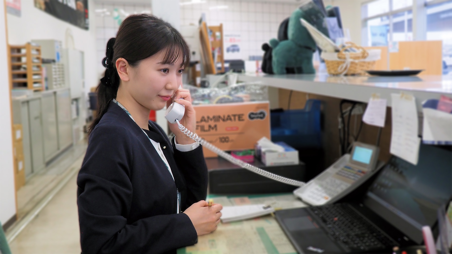 ショールームスタッフ